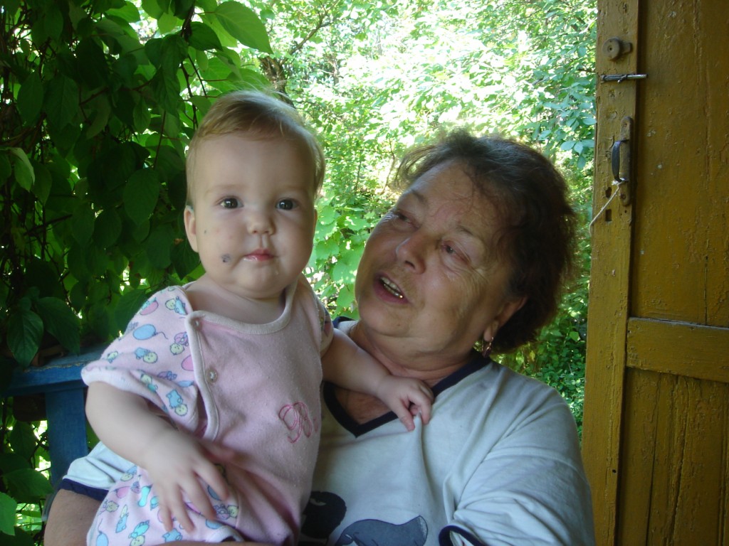 Внучка Аня и прабабушка