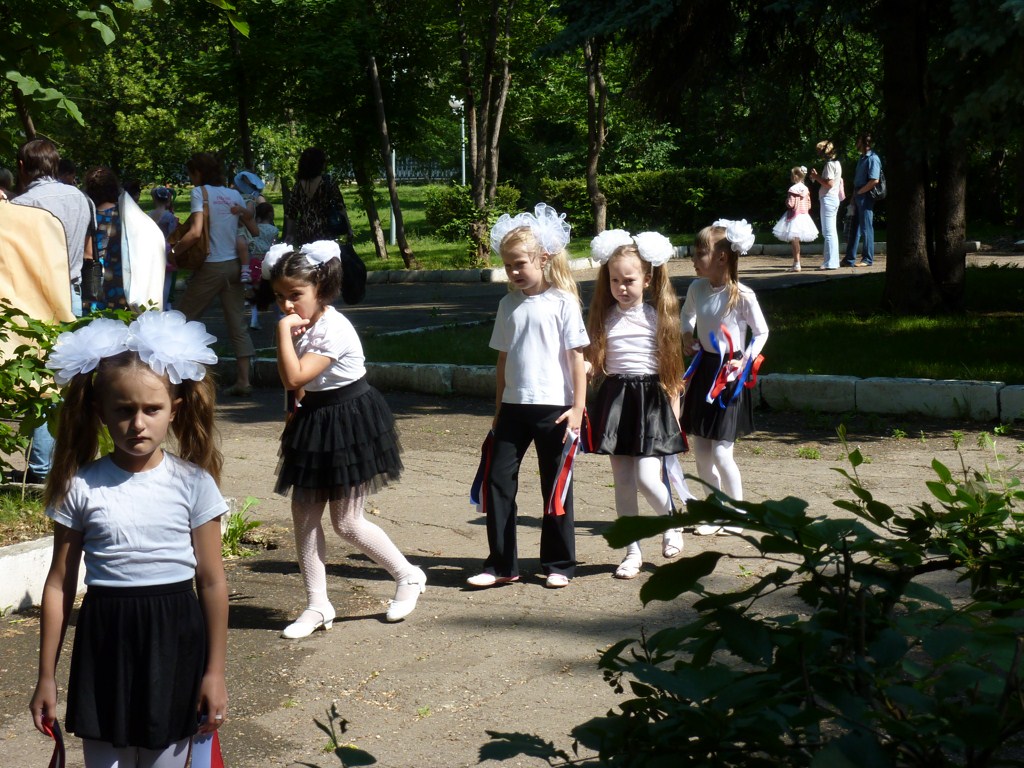 Праздничный концерт в Загородном парке, посвященный Дню защиты детей 1 июня 2012 года